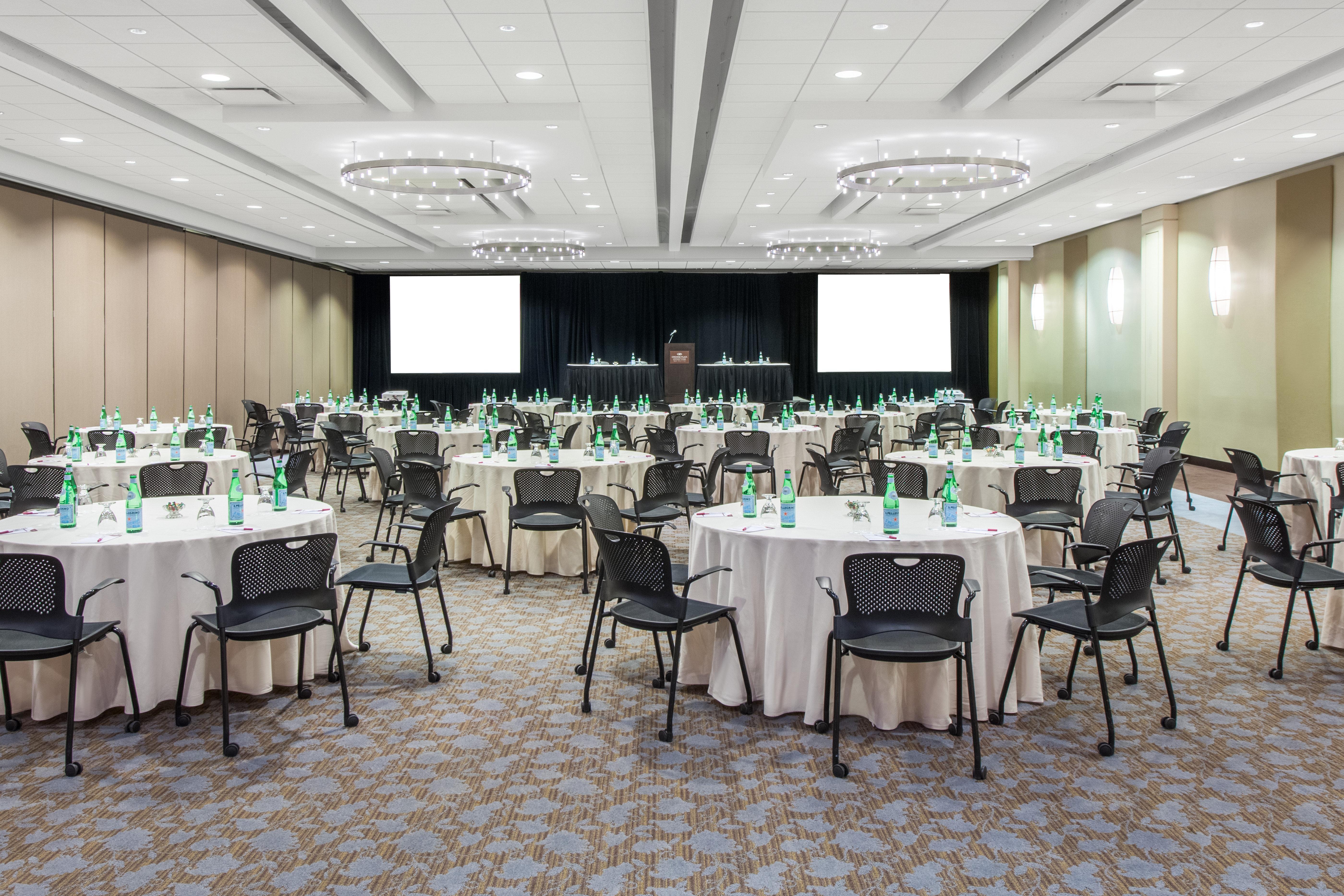 Crowne Plaza Chicago O'Hare Hotel & Conference Center, An Ihg Hotel Rosemont Bagian luar foto