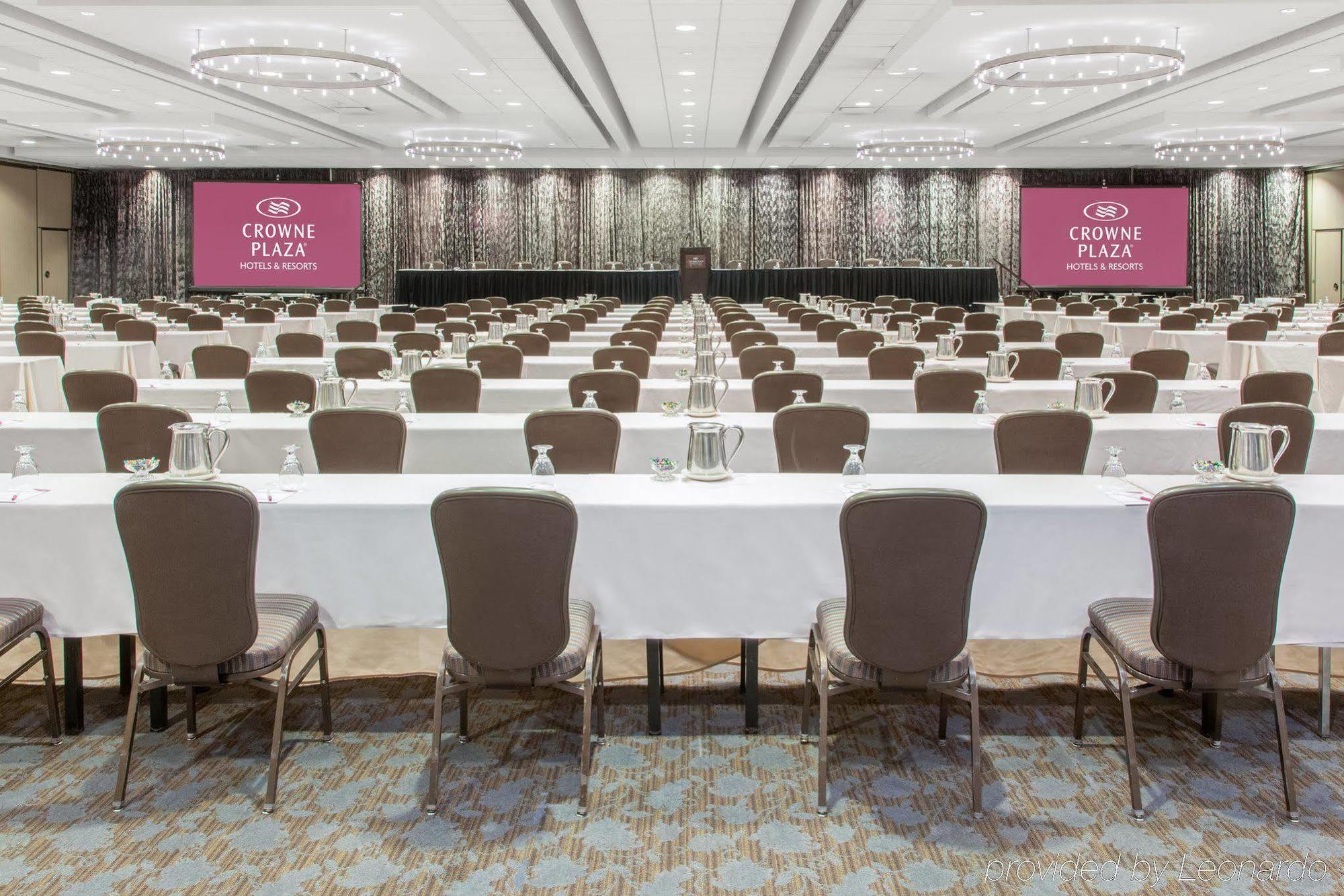 Crowne Plaza Chicago O'Hare Hotel & Conference Center, An Ihg Hotel Rosemont Bagian luar foto